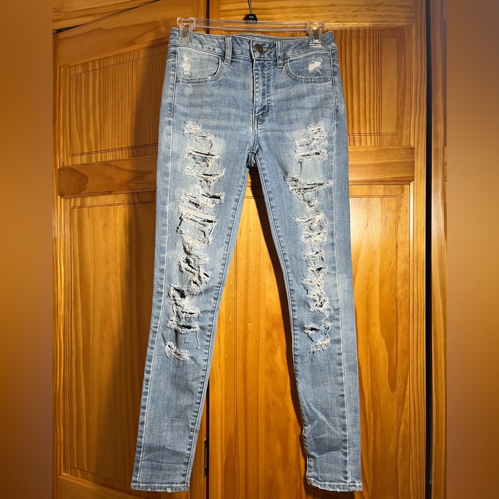 American Eagle High Rise Distressed Jeggings, size 2, GUC